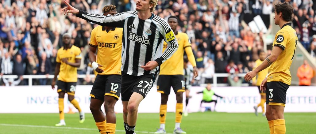 Newcastle obtuvo su primer triunfo en la Premier League ante los Wolves