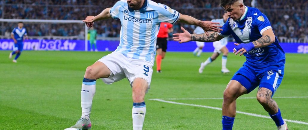 Racing Club v Velez - Copa CONMEBOL Libertadores 2025 Racing es más que Vélez pero no liquida
