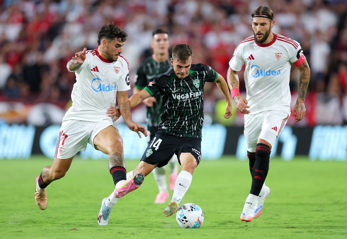 Sevilla y Elche lo dieron todo con un 2 a 2 por La Liga