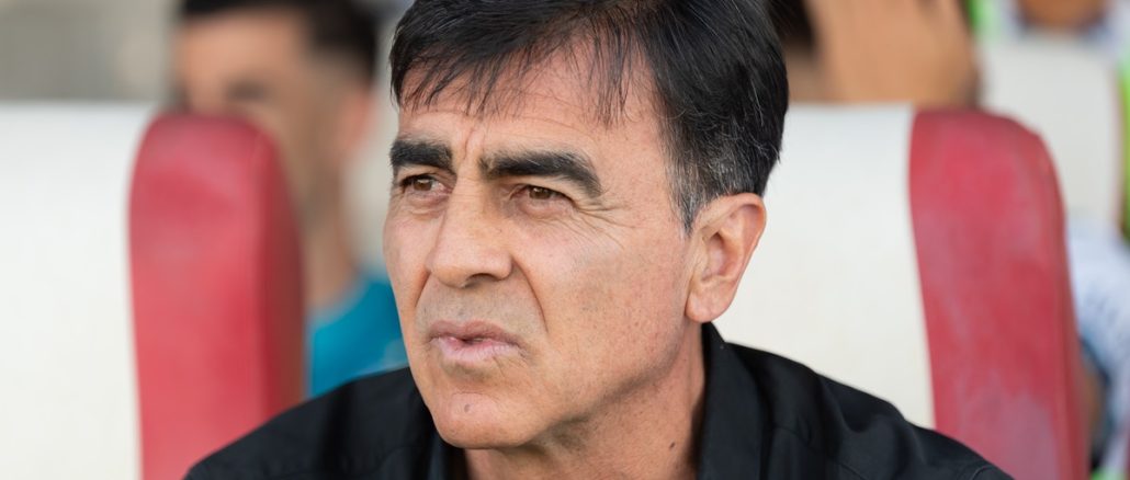 Gustavo Quinteros Gustavo Quinteros, principal candidato para dirigir a Independiente