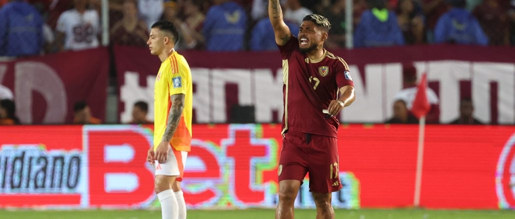 Josef Martínez celebra el gol de Venezuela a Colombia Venezuela se adelantó a Colombia en un furioso comienzo de partido