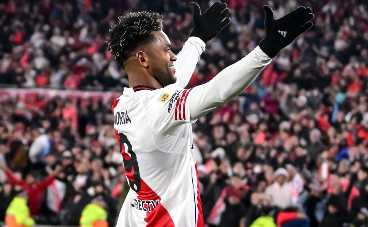 Miguel Ángel Borja rompió el cero y adelanta a River ante Rosario Central