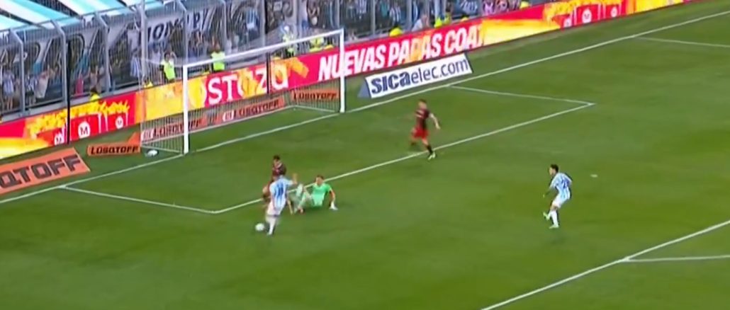 Maravilla Martínez dejó a Racing al borde del empate