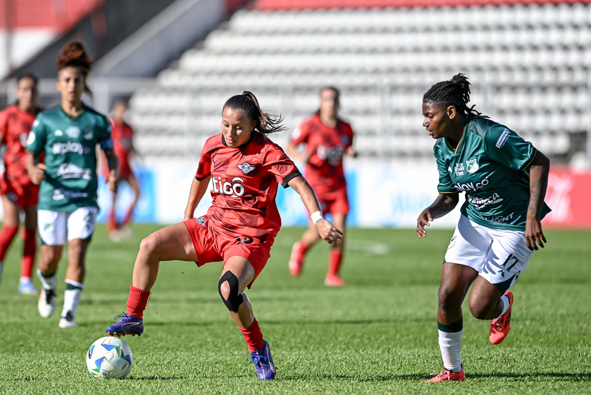 Libertad arrancó la Libertadores Femenina empatando con Deportivo Cali