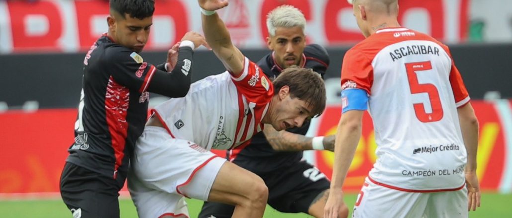 Polémico empate entre Estudiantes y Barracas Polémico empate entre Estudiantes y Barracas Central