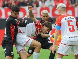 Polémico empate entre Estudiantes y Barracas Central
