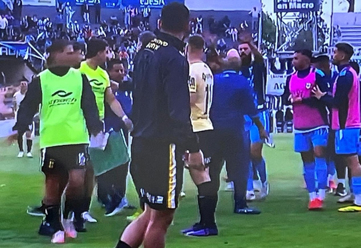 Primer tiempo caliente entre Gimnasia de Jujuy y Deportivo Madryn