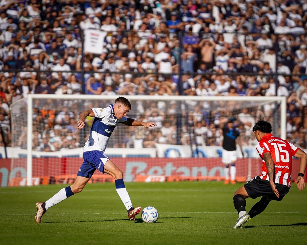 Estudiantes y Gimnasia se enfrentan en el Día de la Madre