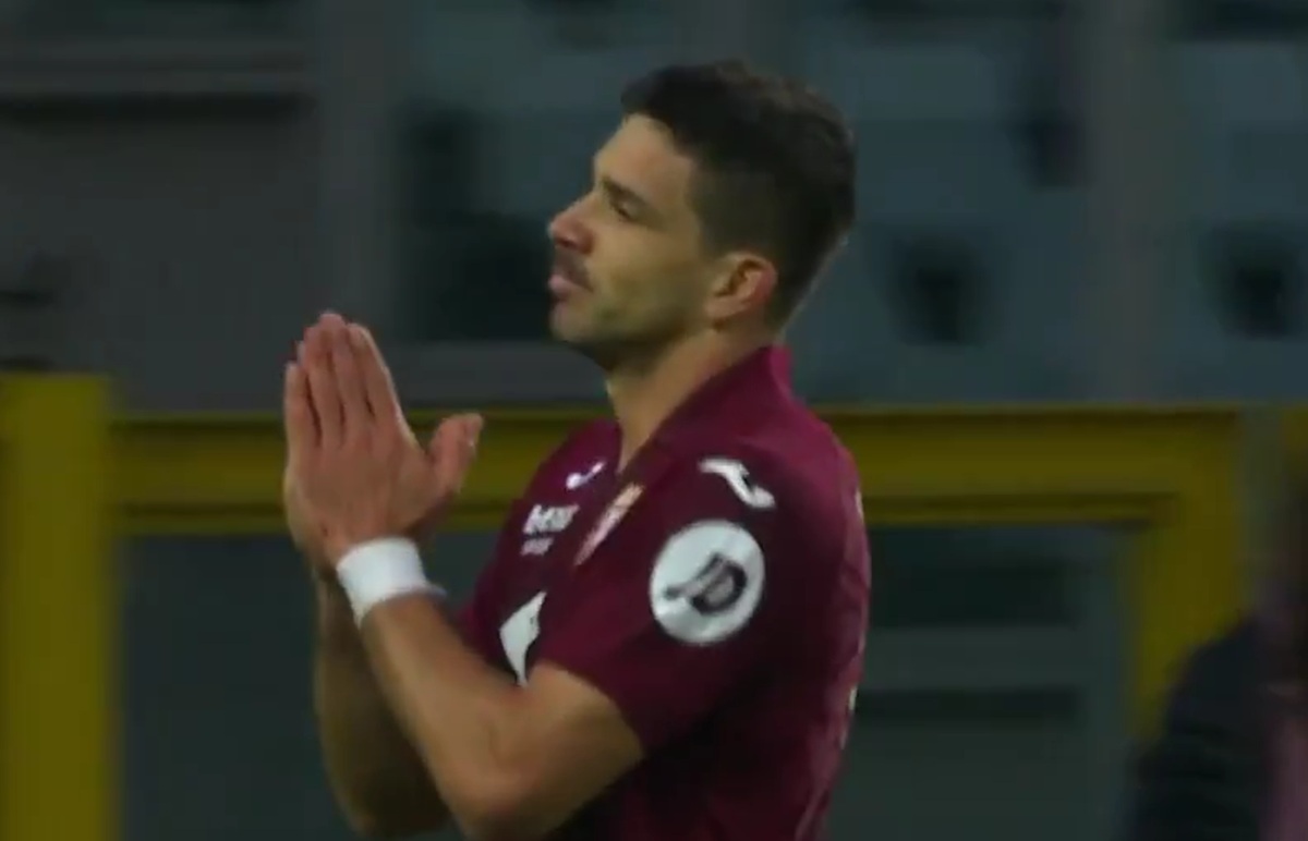Gio Simeone cumplió la ley del ex ante Napoli