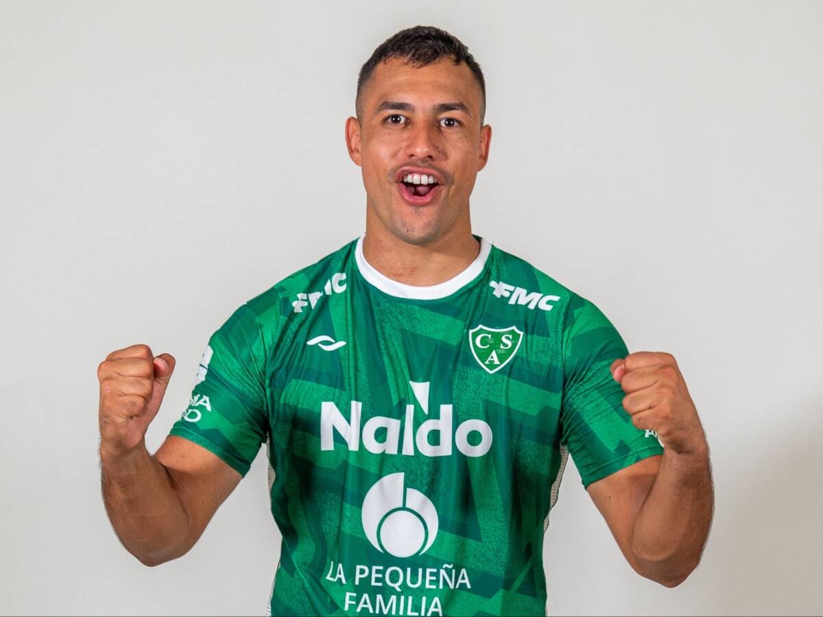 Iván Morales aprovechó un error de Franco Armani y colocó la ventaja para Sarmiento ante River.