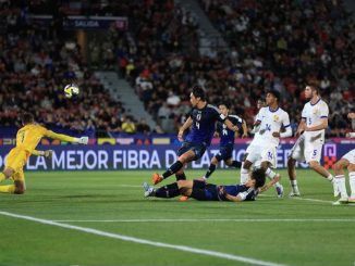 Francia golpeó en la agonía y eliminó a Japón