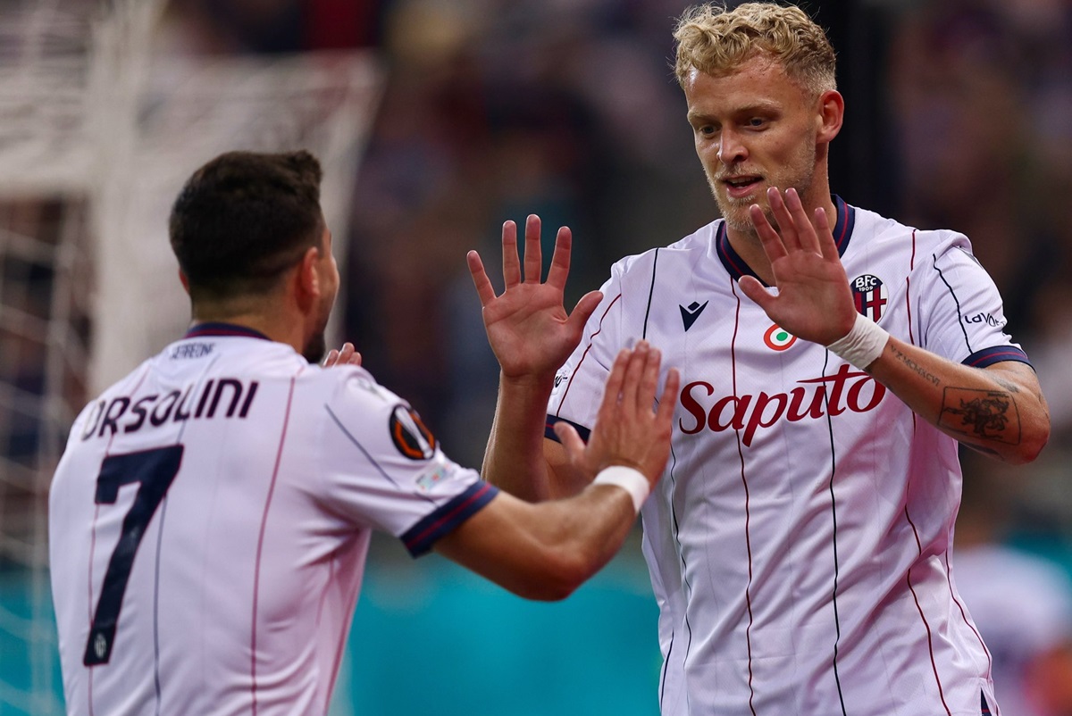 Los Rossoblu se impusieron por 2 a 1 en Rumania. Bologna cortó la mala racha y sumó su primer triunfo en Europa League