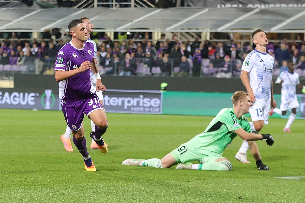Fiorentina debutó con triunfo en la UEFA Conference League