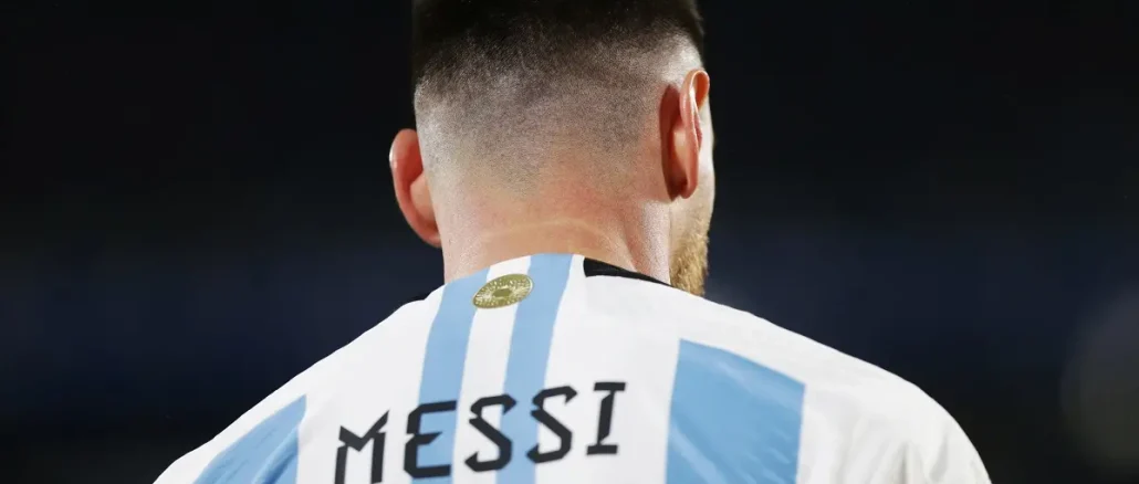 argentina-v-ecuador-fifa-world-cup-2026-qualifier Más imágenes de la nueva camiseta de la Selección Argentina para el Mundial 2026