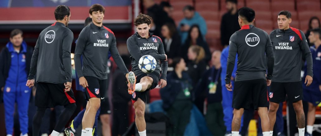 Atlético Madrid reconoció el Emirates antes de jugar ante Arsenal Atlético Madrid no se pudo duchar en casa del Arsenal por falta de agua caliente
