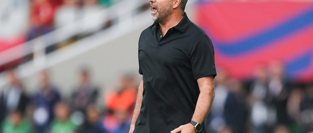 Hansi Flick Hansi Flick: "Al Barcelona le está matando el posicionamiento en defensa"