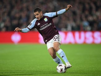 Emiliano Buendía se lesionó ante Manchester City y encendió las alarmas en el Aston Villa