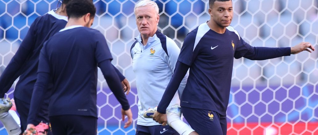 Deschamps llevó tranquilidad por el estado de Kylian Mbappé: "No es grave"