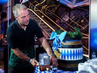 Hansi Flick: "Prometo que lucharemos por la Champions League para el Barcelona"