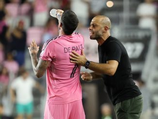 El ex Atlético Madrid viajó a Argentina el fin de semana pasado. Mascherano habló sobre De Paul: "No nos metemos en su vida privada"