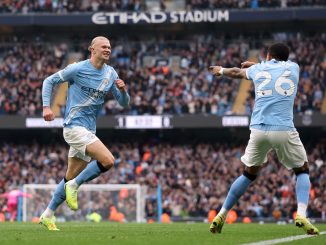 Manchester City venció a Everton y trepó a la cima con doblete de Haaland