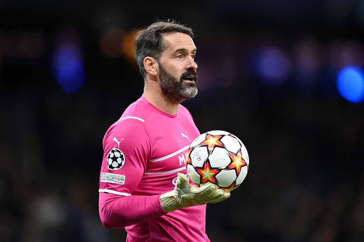 Se retiró Scott Carson, el arquero del Manchester City con 107 minutos en 6 años y 12 títulos