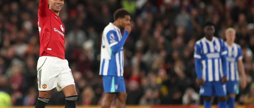 Manchester United 4 Brighton and Hove 2 Fue 4 a 2 on goles de Matheus Cunha, Casemiro y Bryan Mbeumo. Manchester United goleó a Brighton y trepó al cuarto lugar