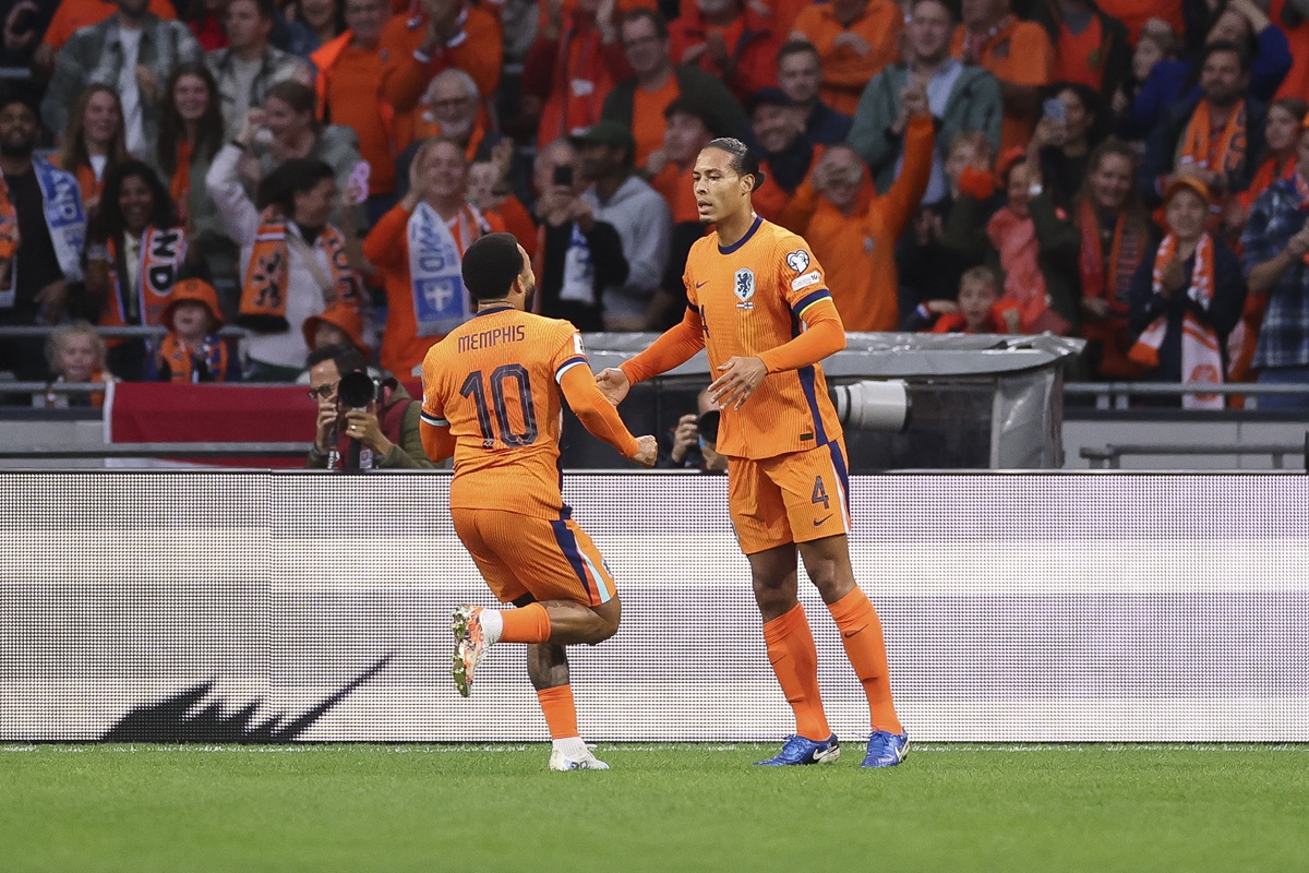 Virgil van Dijk se consolida entre los defensores más goleadores en la historia de Países Bajos
