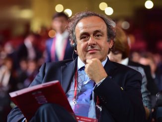 La leyenda francesa Michel Platini criticó al VAR: "Nunca lo habría implementado"