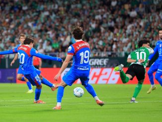 Golazo de volea de Giuliano Simeone para Atlético ante Betis