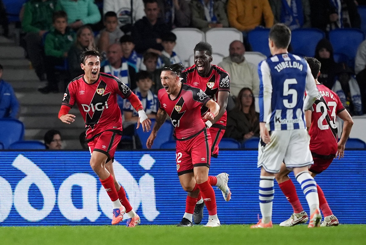 Rayo Vallecano ganó 1 a 0 y dejó en zona de descenso a la Real Sociedad