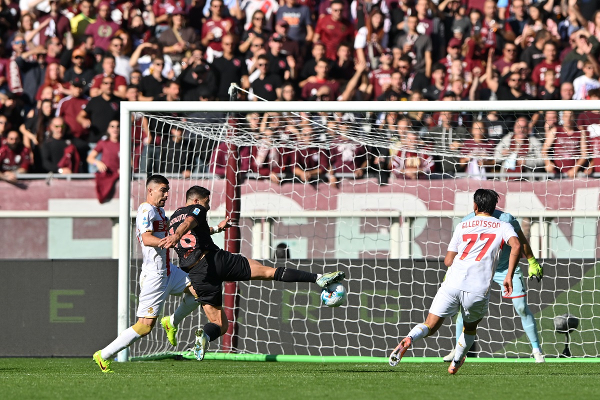 Torino le ganó al Genoa en la agonía con un golazo del chileno Guillermo Maripán