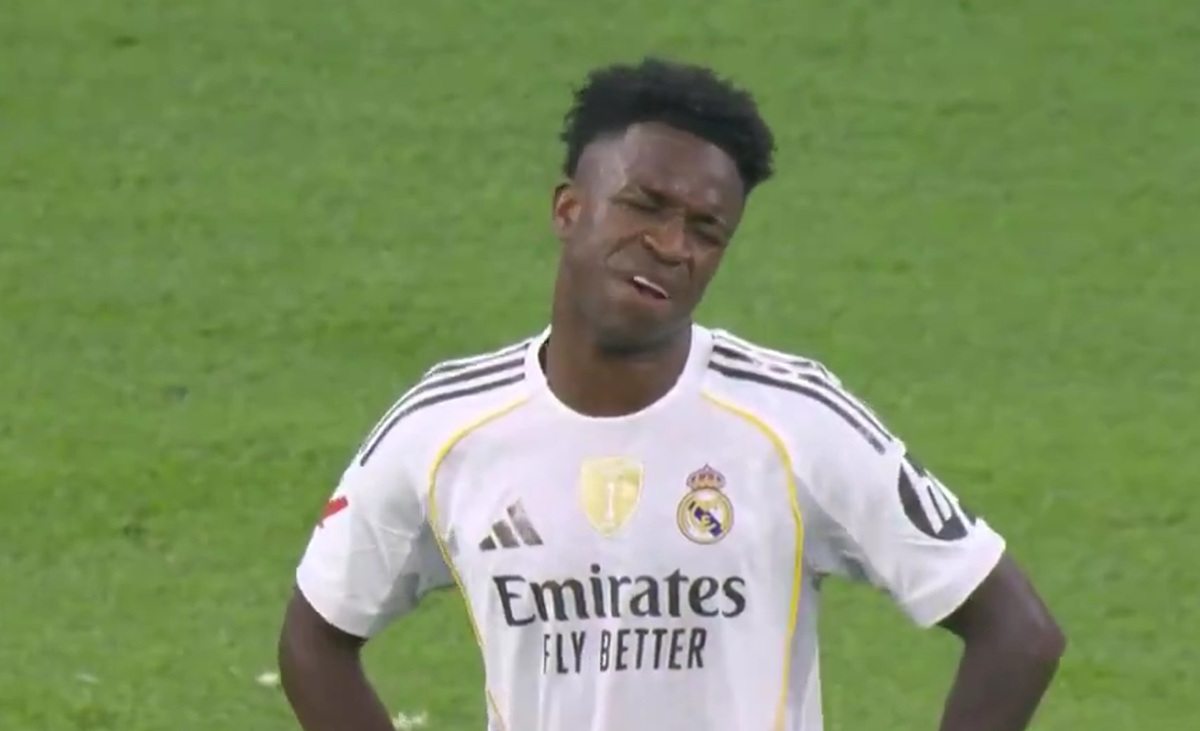 Vinicius fue reemplazado en El Clásico y explotó contra el banco de Xabi Alonso