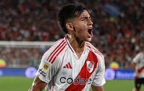 Primero Subiabre y luego Quintero para que River se lo de vuelta a Racing en una ráfaga y ahora esté al frente.