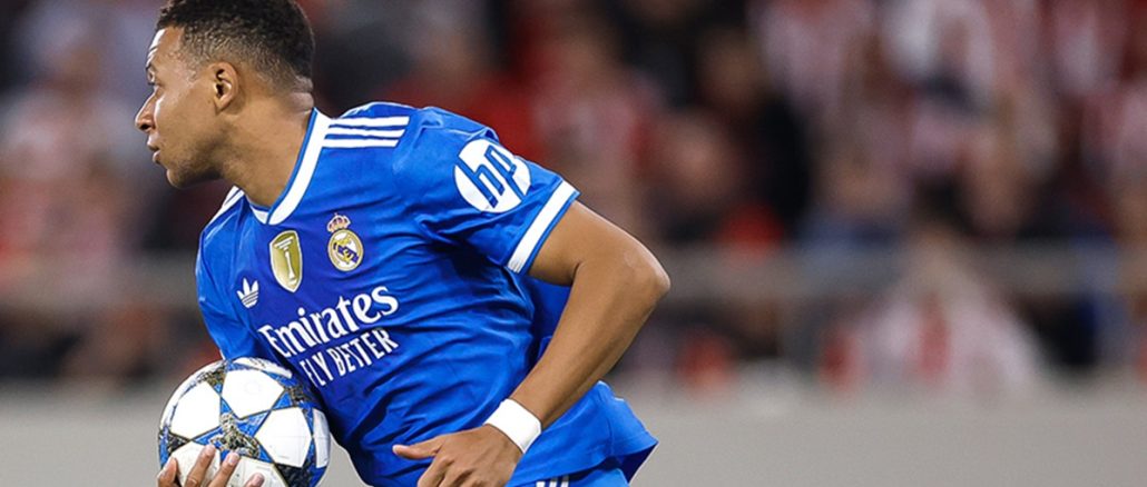 Kylian Mbappé marcó tres goles en siete minutos