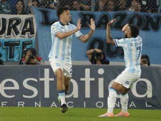 Reaccionó Racing y llegó el empate con tiro de Adrián Fernández y gol en contra de Martínez Quarta
