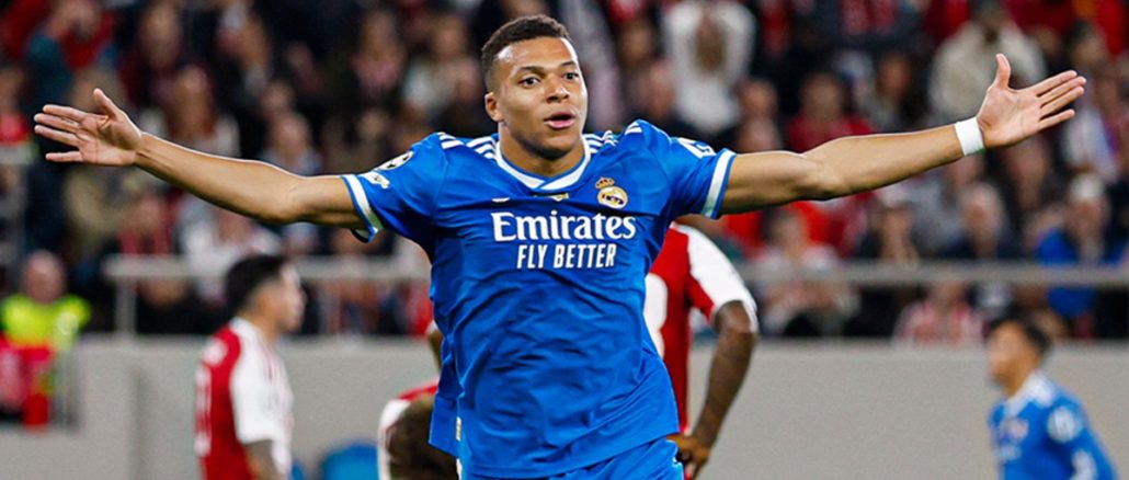 Kylian Mbappé marcó póker en Grecia