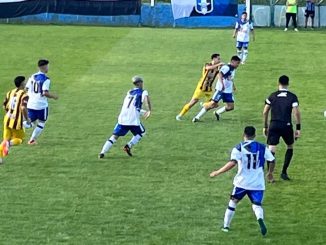 Gran victoria del elenco Albiazul en Victoriano Arenas por el Regional Amateur. Villa Corina le ganó a Arsenal de Llavallol con doblete de Ramos