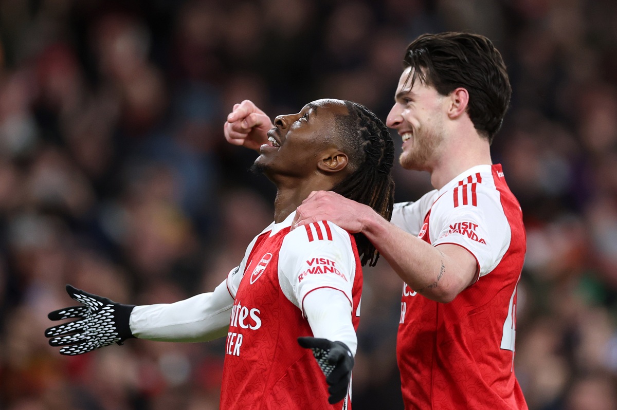 Arsenal sueña: goleó en el derbi ante Tottenham y sacó seis puntos de ventaja en el liderazgo