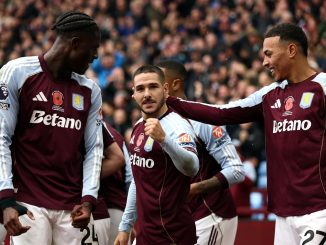 Aston Villa aplastó a Bournemouth con golazo de Buendía