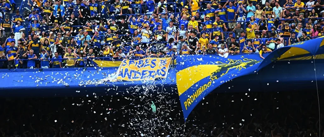 Gran recimiento de los hinchas de Boca en el Superclásico a puro color y papelitos