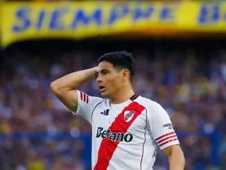 Maxi Salas le pegó una piña de atrás a un hincha de Boca tras perder el Superclásico