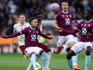 El Remembrance Day se avecina y en Inglaterra respetan las tradiciones. Aquí explicamos: ¿Por qué juegan con una amapola roja en el pecho en Premier League?