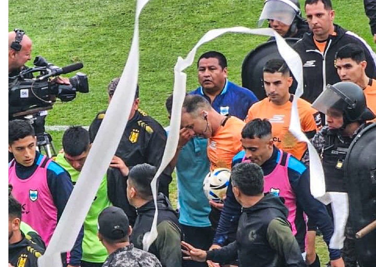 Escándalo: la Fiscalía desestimó la denuncia de amenazas de Comesaña en Gimnasia de Jujuy - Madryn