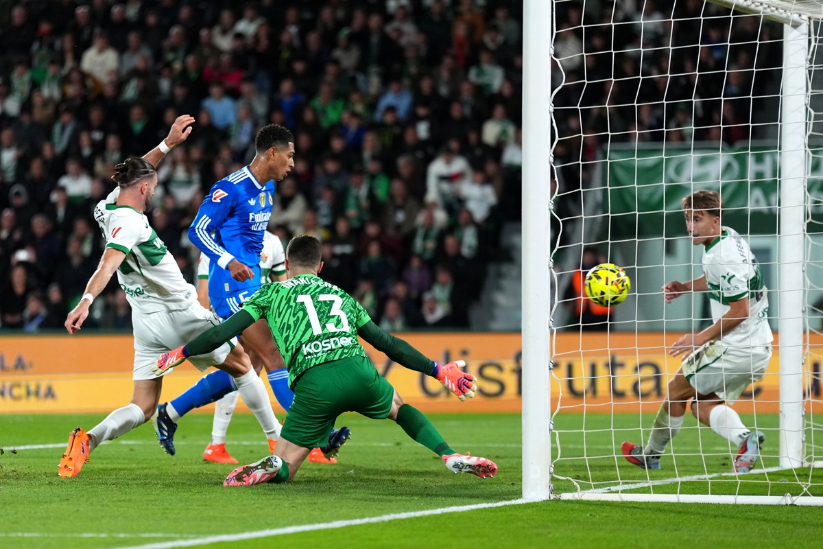 Real Madrid rescató el empate en Elche