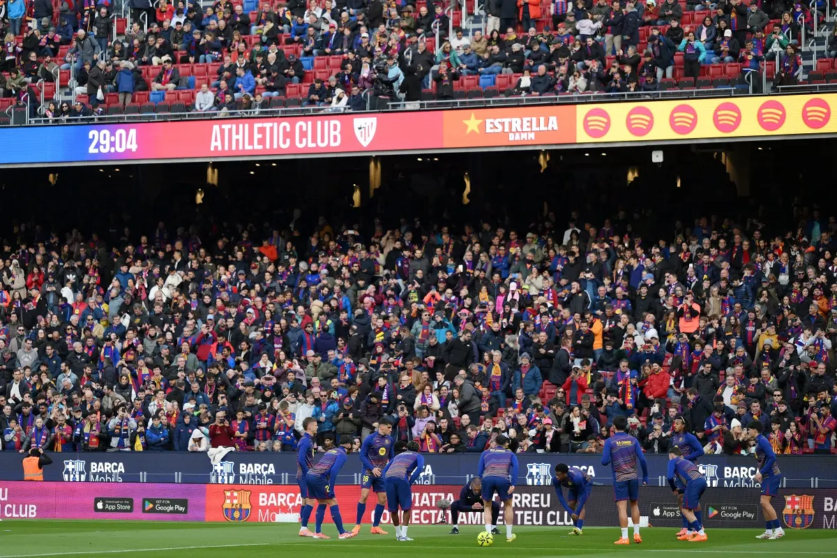Histórico: Barcelona volvió a jugar en el Camp Nou después de 909 días sin acción
