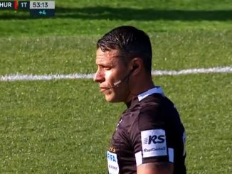 Andrés Gariano le dio dos penales dudosos a Barracas Central