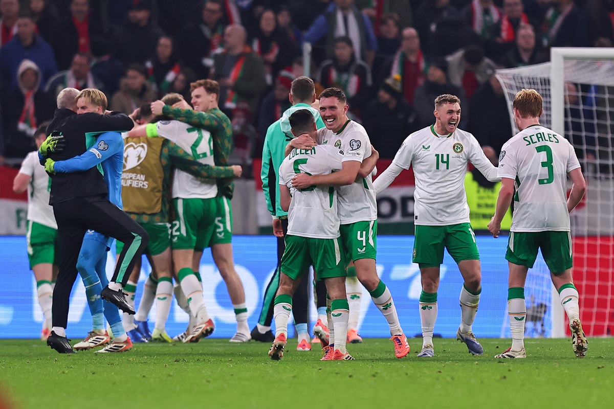 Irlanda se metió en el repechaje europeo con épico y agónico triunfo en Budapest
