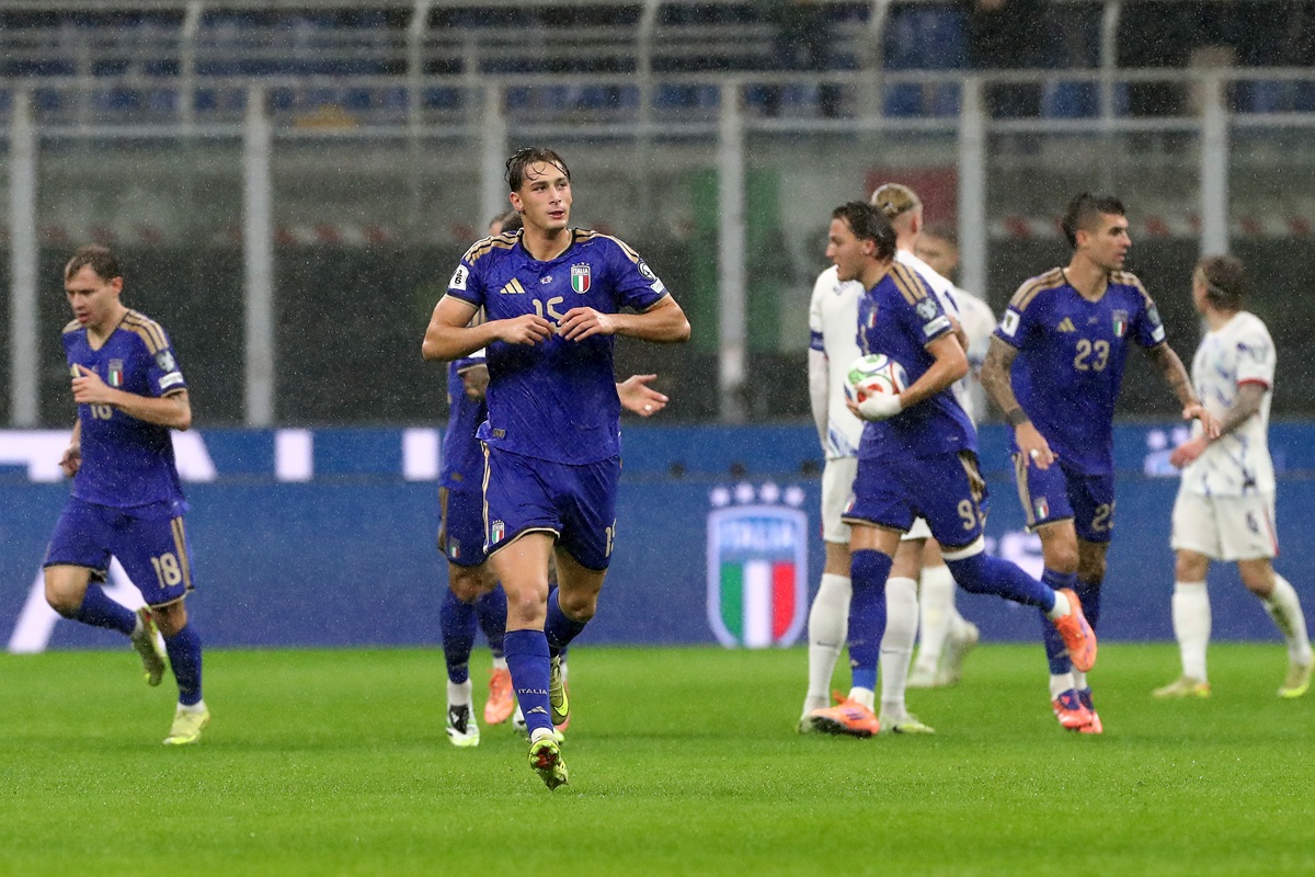 Italia fue goleada por Noruega y deberá buscar el Mundial 2026 en playoffs