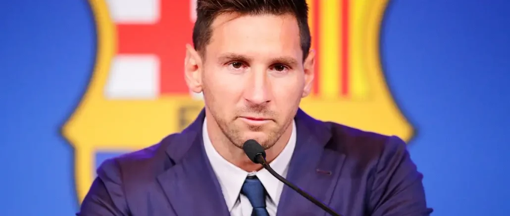lionel-messi-of-barcelona-press-conference (1) Lionel Messi volvió al Camp Nou y encendió la ilusión en Barcelona: "Ojalá pueda volver..."